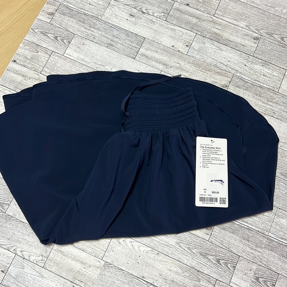 Lululemon - Picture 5 of 8